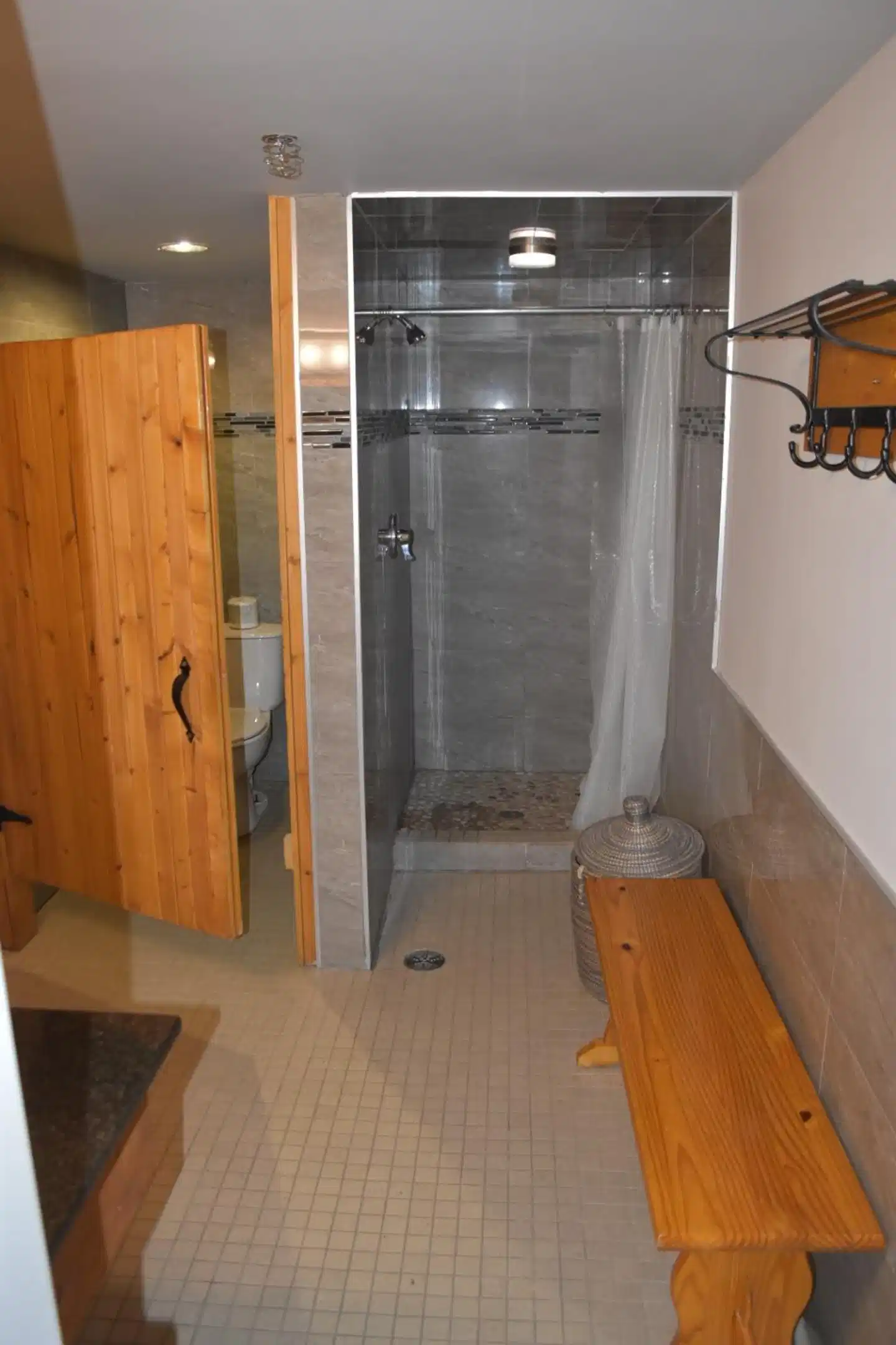 Brewster's Mountain Lodge Badezimmer