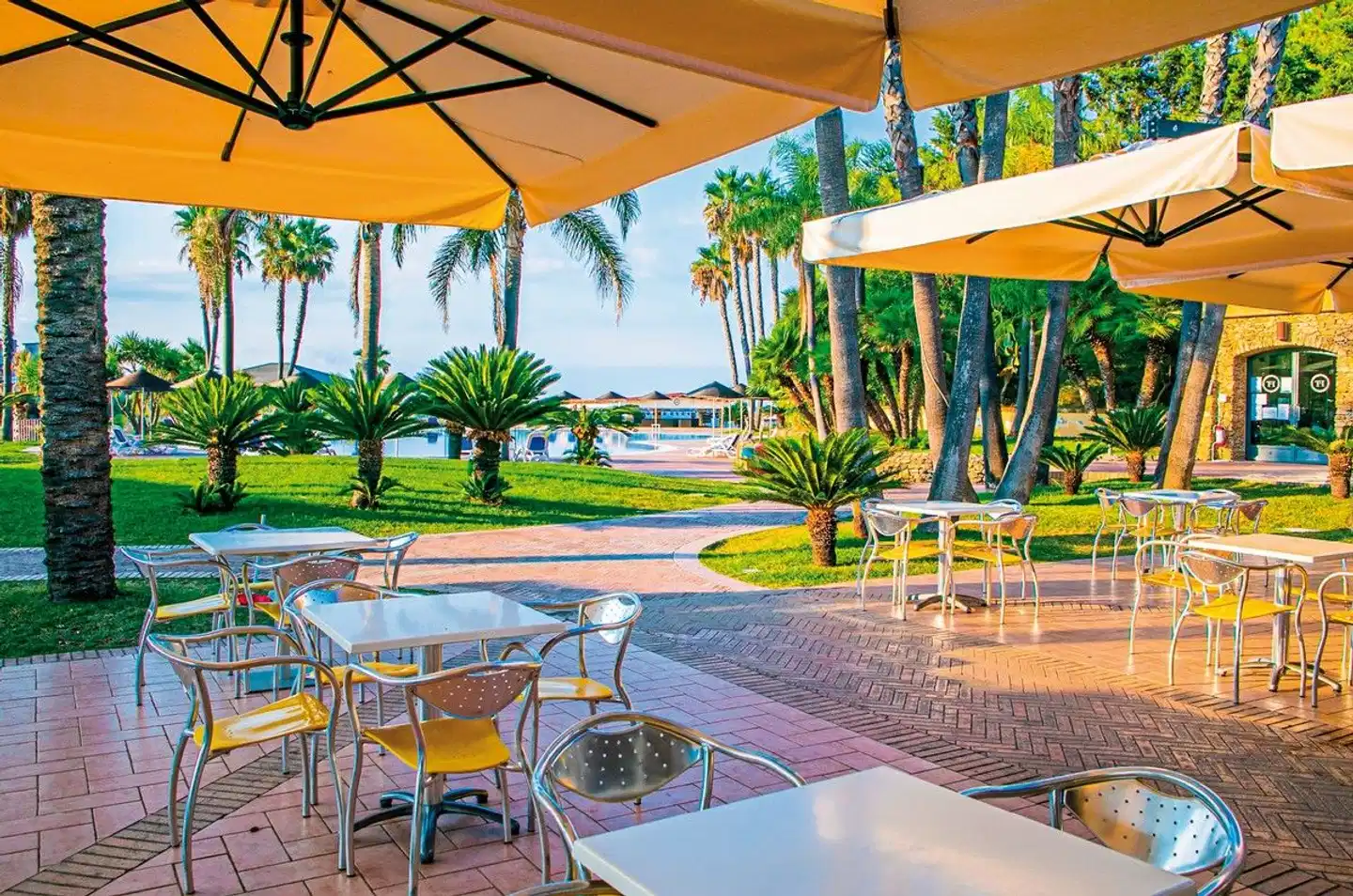 TH Le Castella Baia degli Dei Terrasse