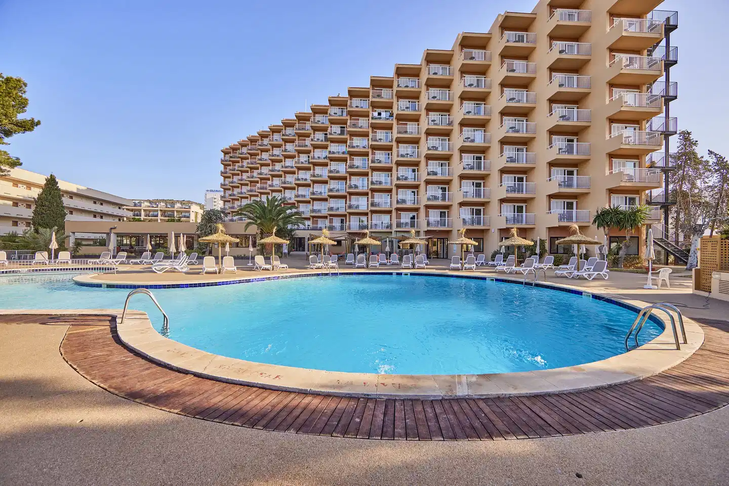 Tent Palmanova Aussenansicht