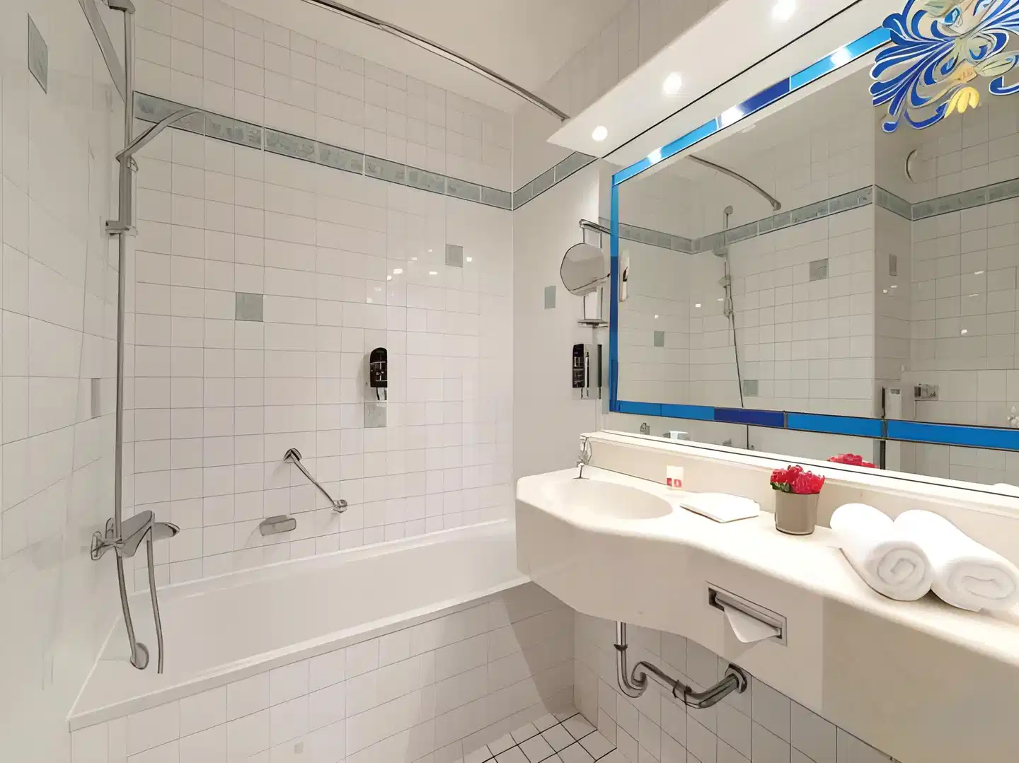 Leonardo Hotel Munich Arabellapark Badezimmer