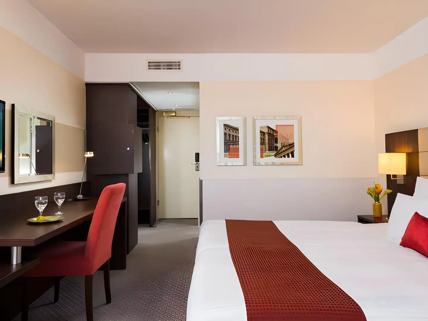 Leonardo Hotel Munich Arabellapark Wohnbeispiel