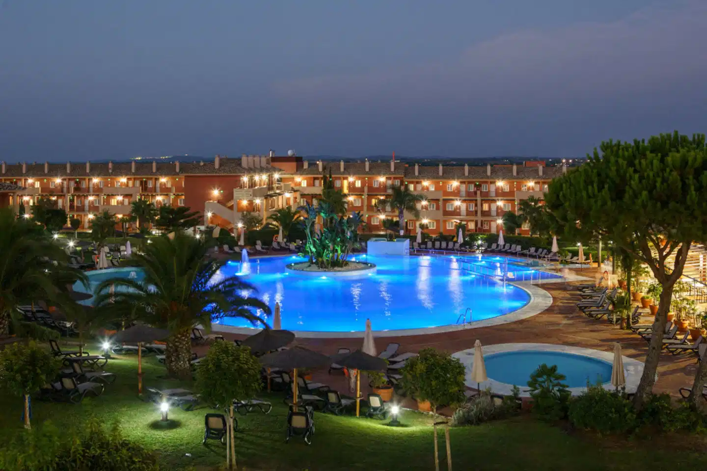 Aparthotel ILUNION Tartessus Sancti Petri Pool