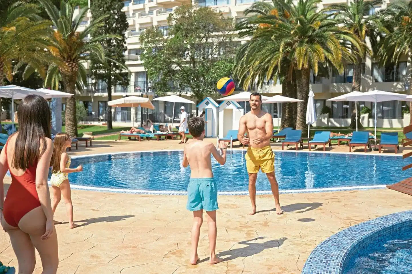 Iberostar Waves Bellevue Pool