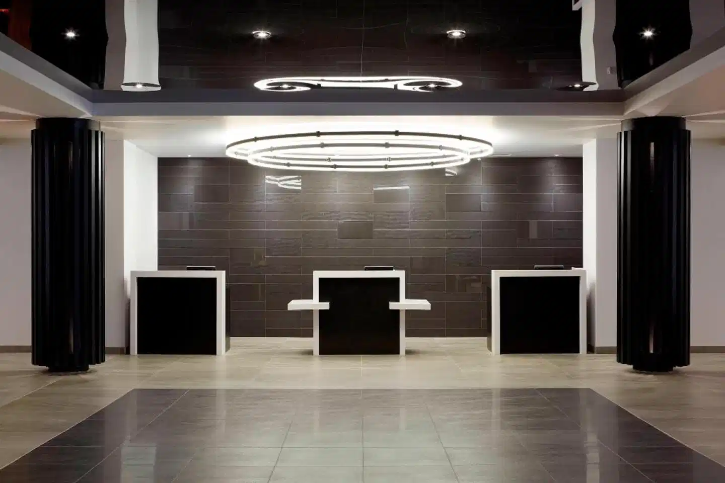 Delta Hotels by Marriott Trois Rivieres Conference Centre Lobby