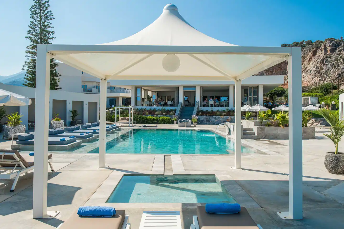 Matheo Villas & Suites Pool