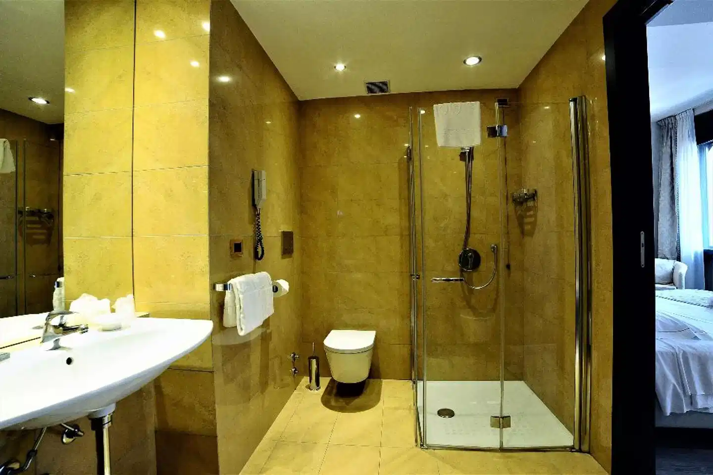 Hotel Pierre Milano Badezimmer