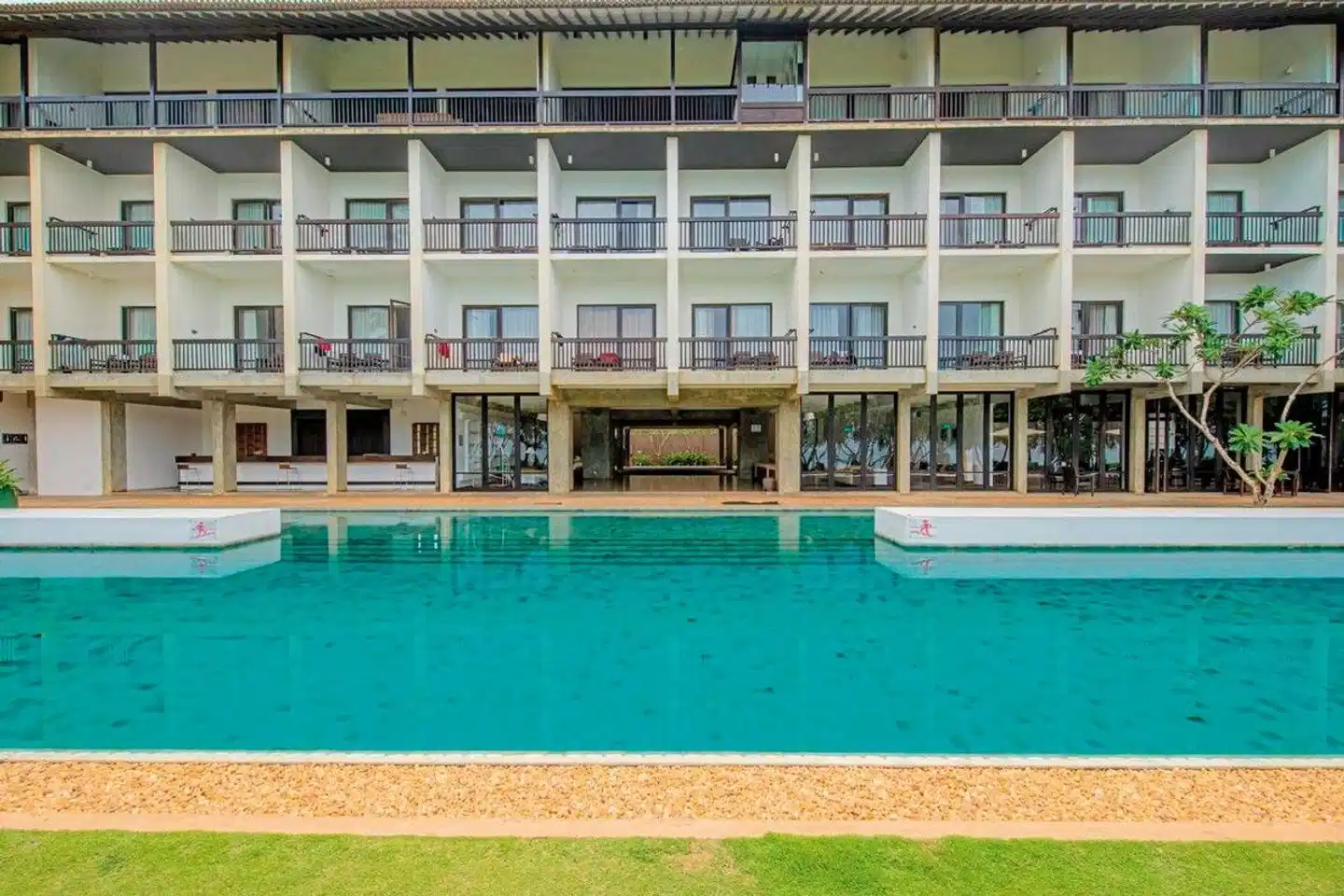 Temple Tree Resort & Spa Pool