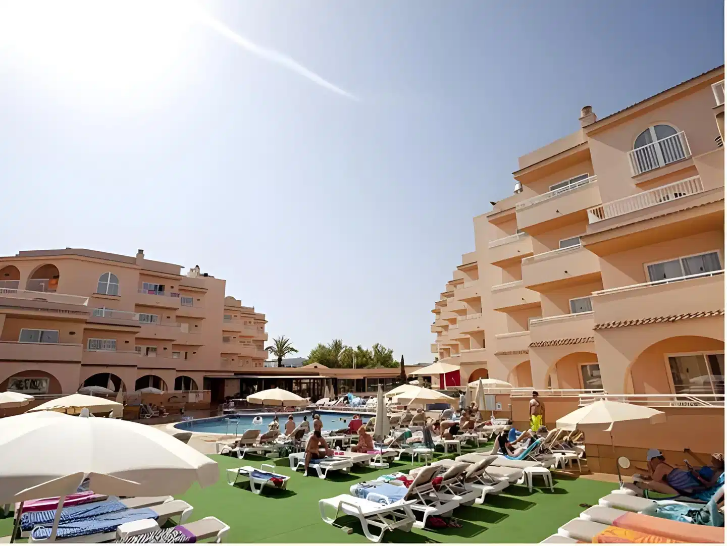 Akeah Rosamar Ibiza Aussenansicht