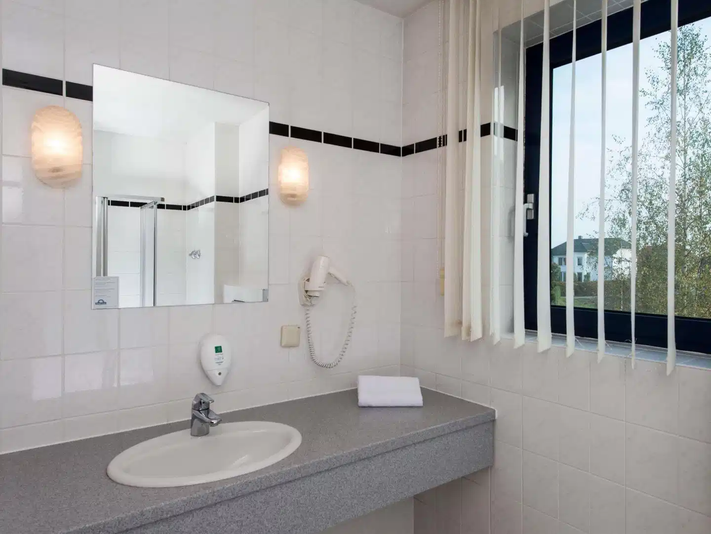 Days Inn by Wyndham Leipzig Messe Badezimmer