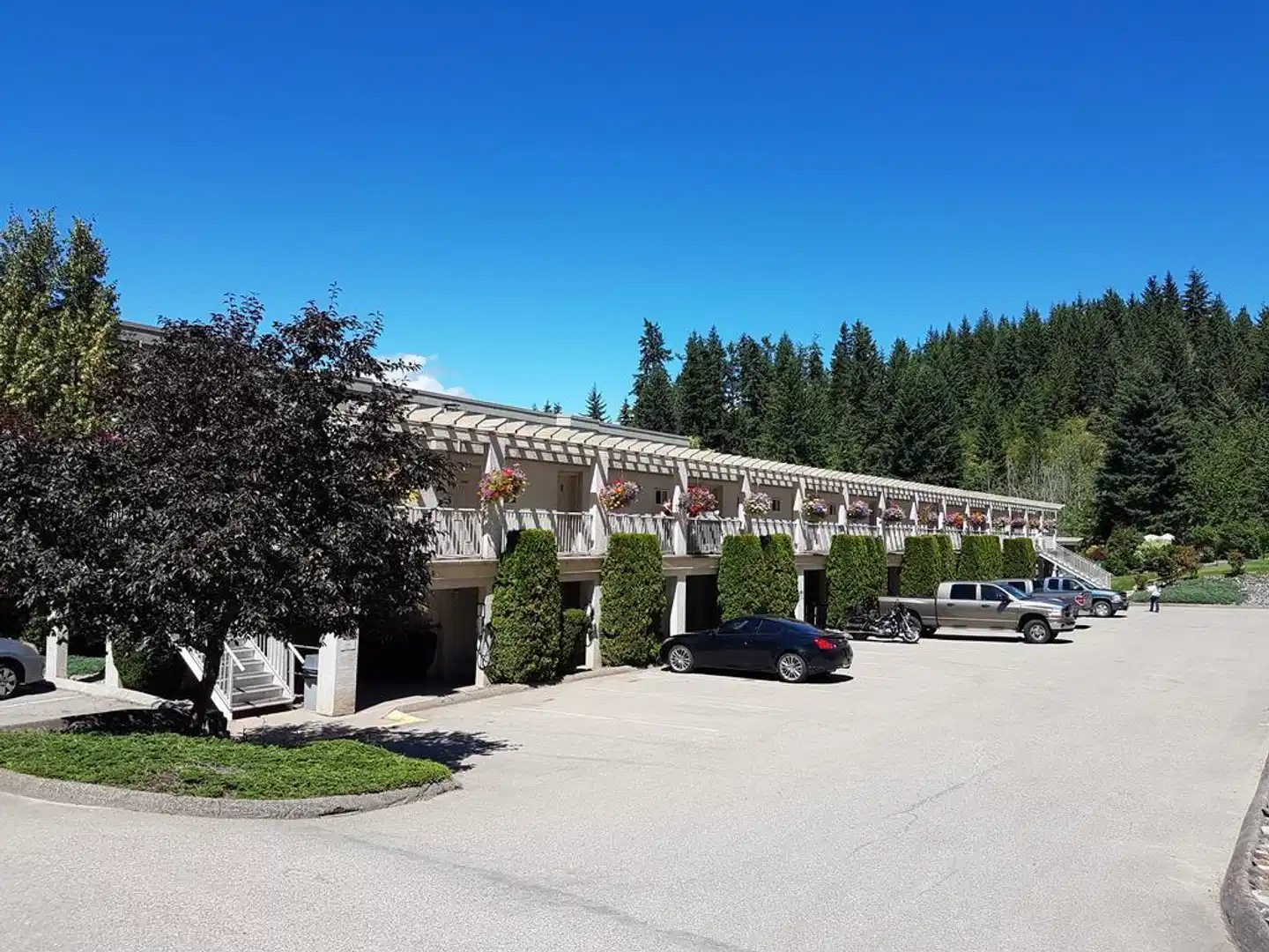 Hilltop Inn Salmon Arm Aussenansicht