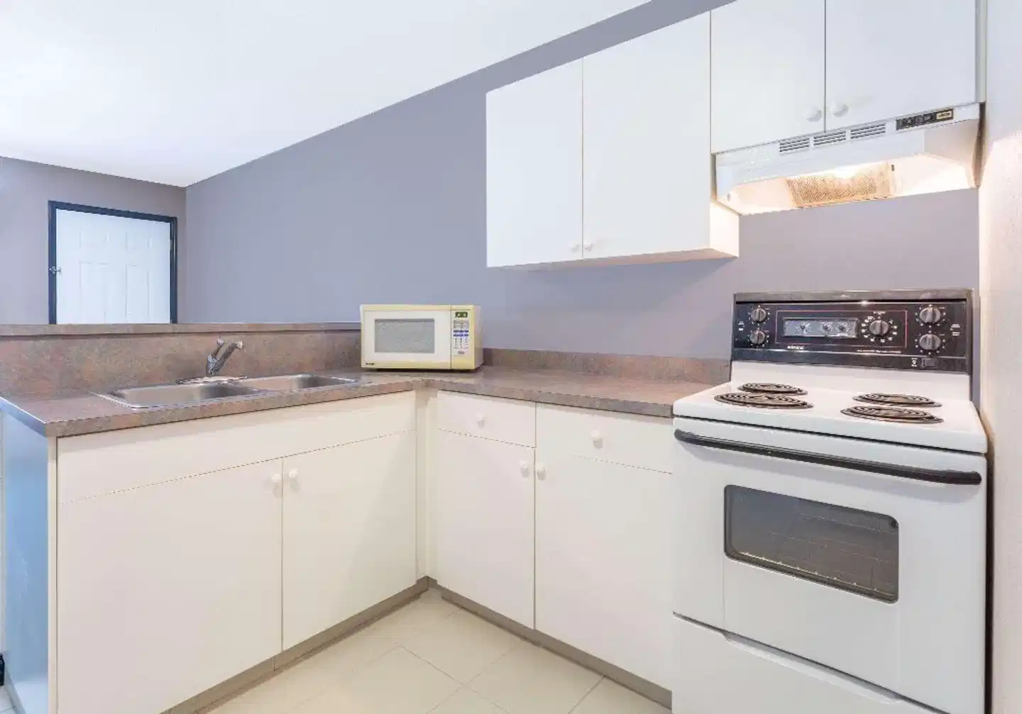 Super 8 by Wyndham Golden Wohnbeispiel