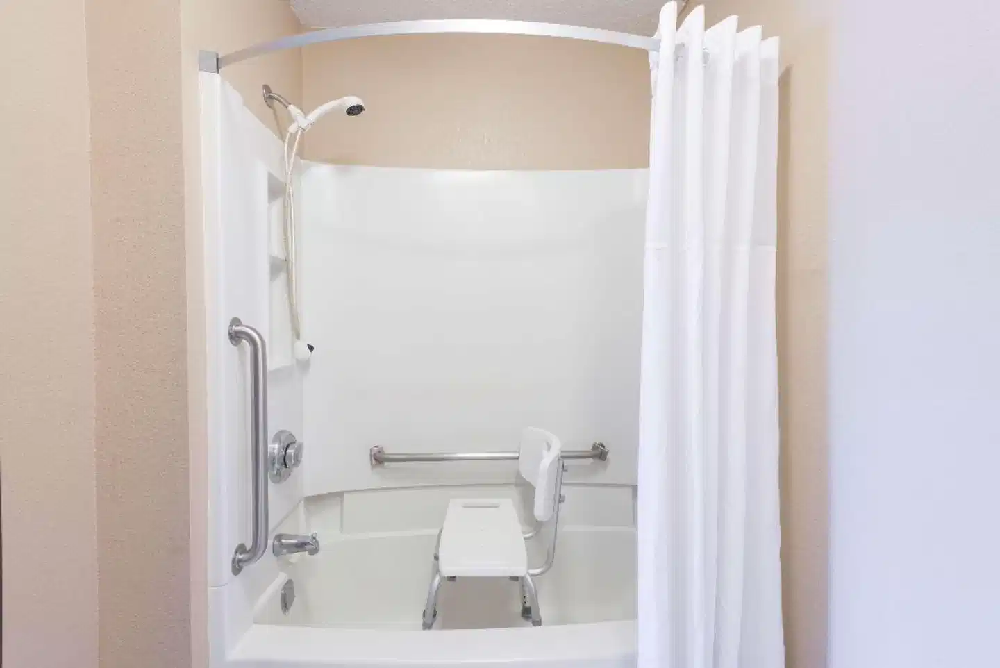 Days Inn by Wyndham Pittsburgh-Harmarville Badezimmer