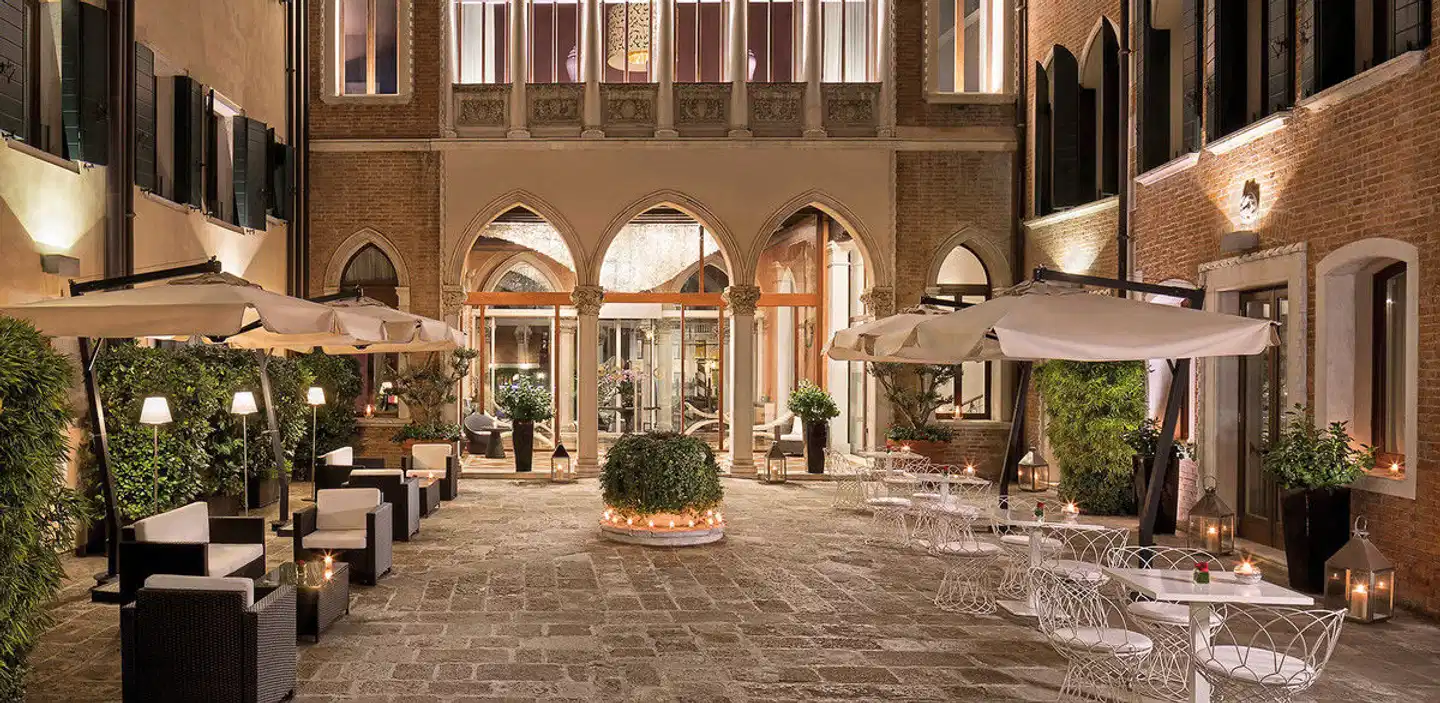 Sina Centurion Palace Lobby