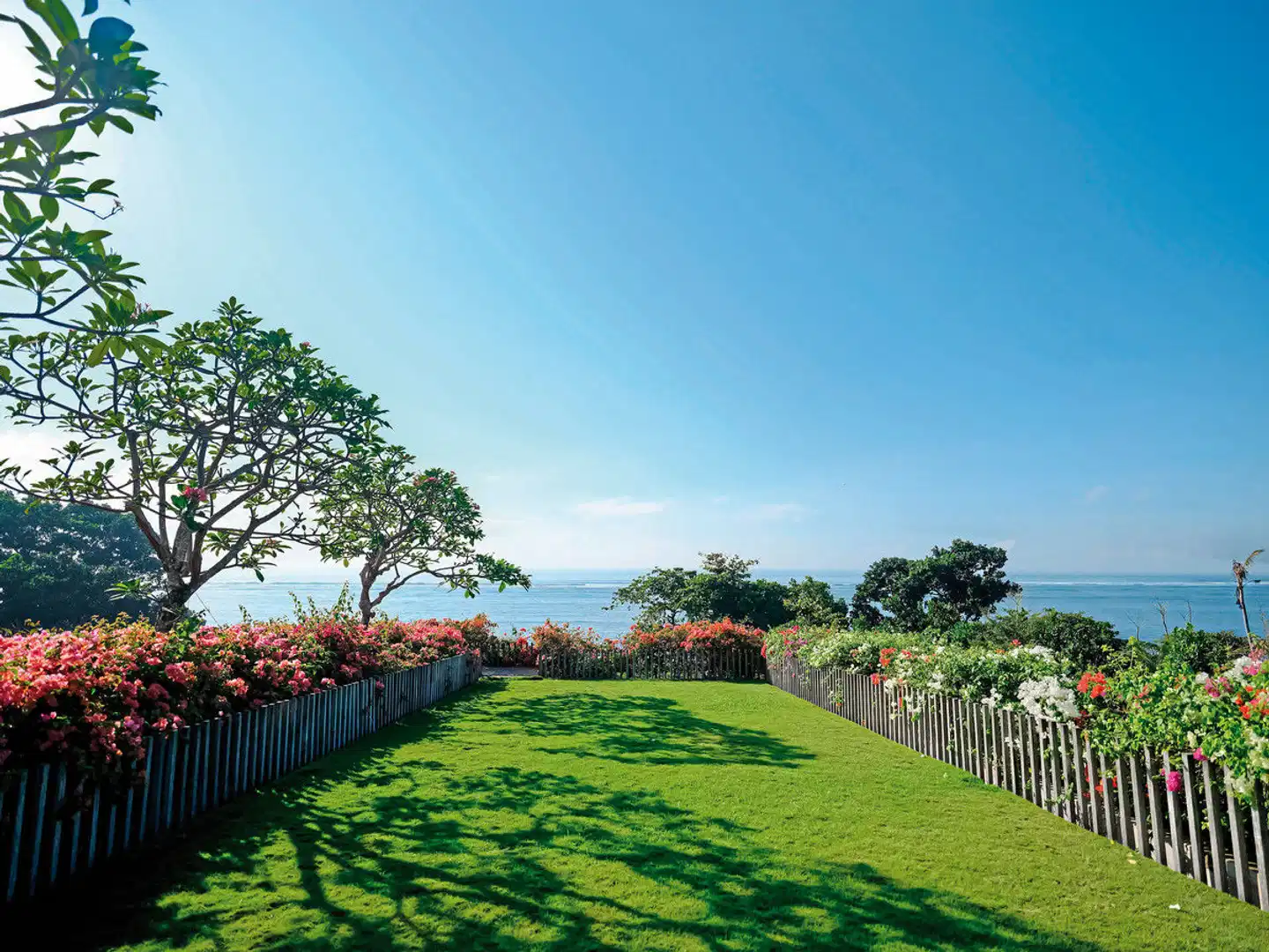 Maya Sanur Resort & Spa Garten