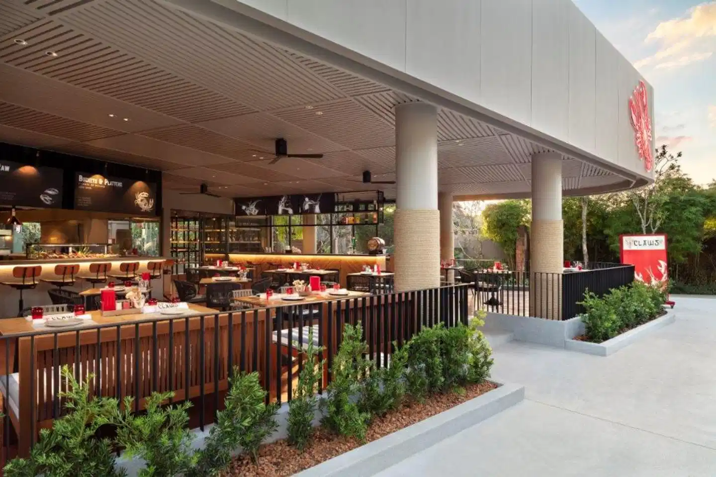 Avani+ Mai Khao Phuket Suites & Villas Bar