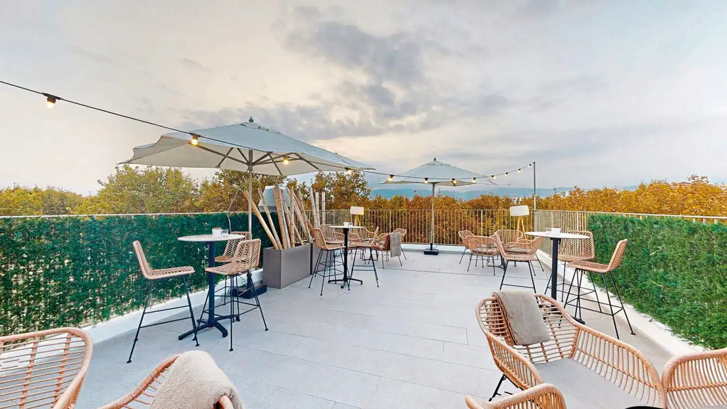 Nivia Born Boutique Terrasse