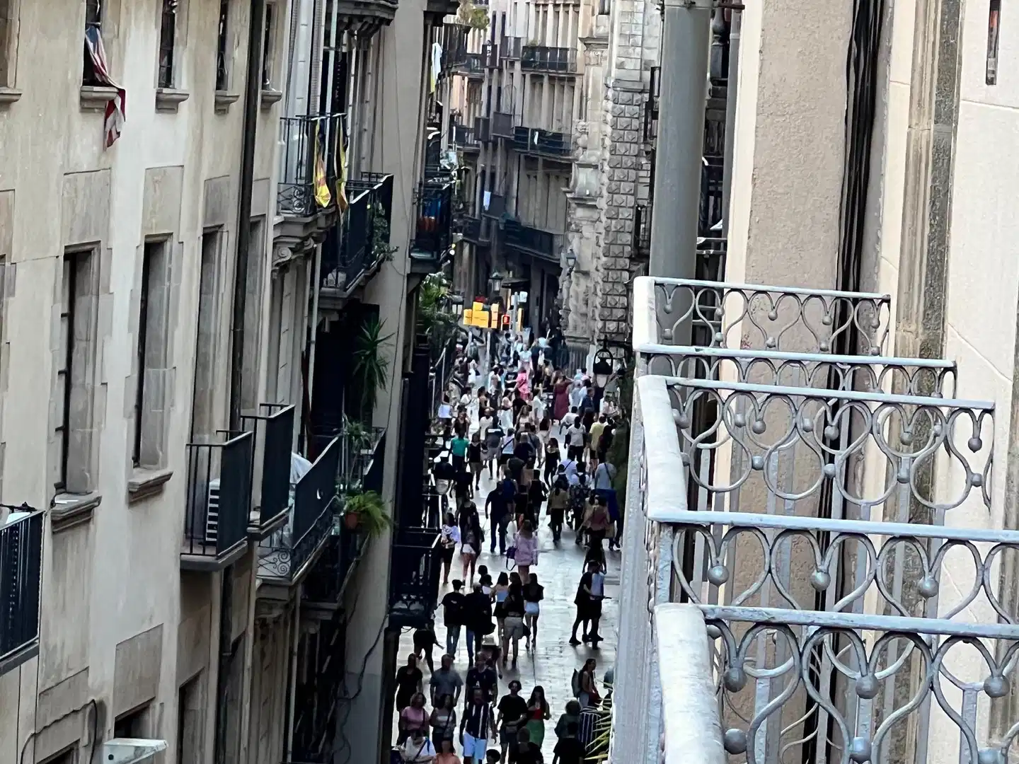 THE MO HOUSE GOTIC Aussenansicht