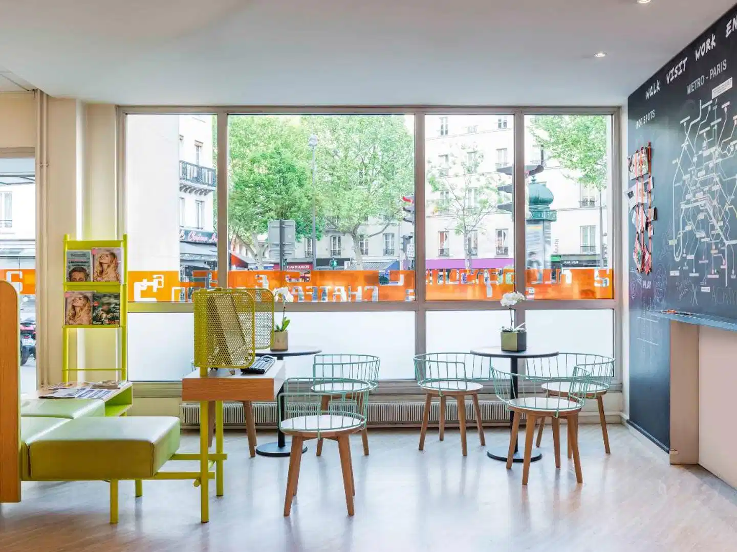 ibis Styles Paris Gare de l'Est Chateau Landon Bar