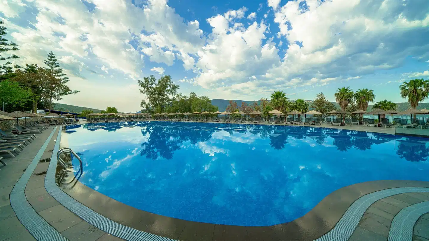 Bodrum Holiday Resort & Spa POOL