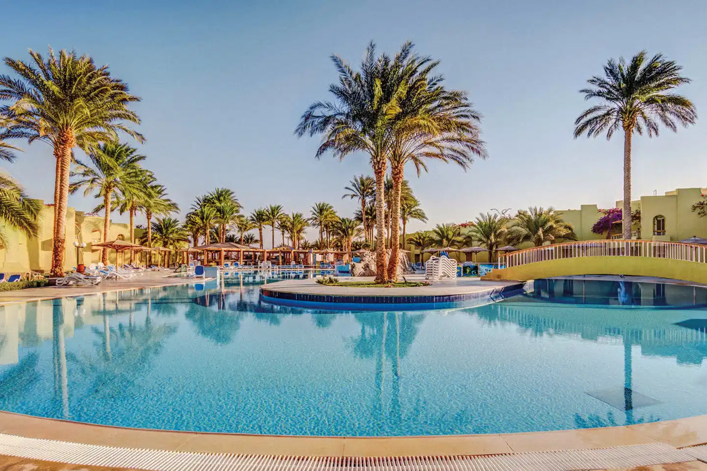 Palm Beach Resort Pool