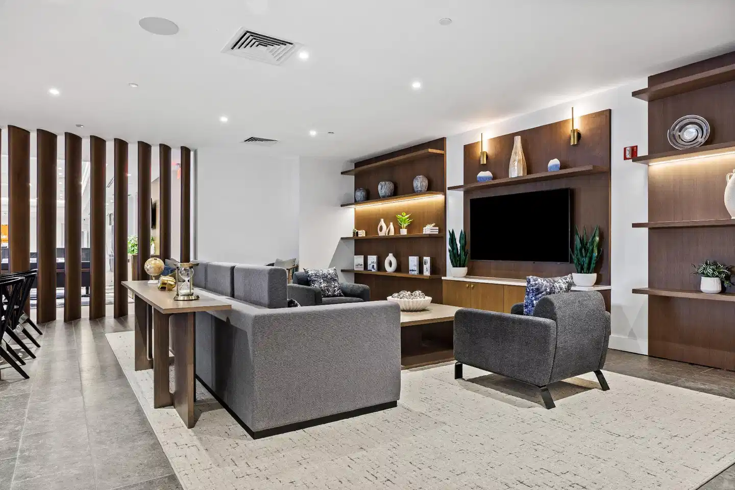 DoubleTree by Hilton New York JFK Airport Lobby