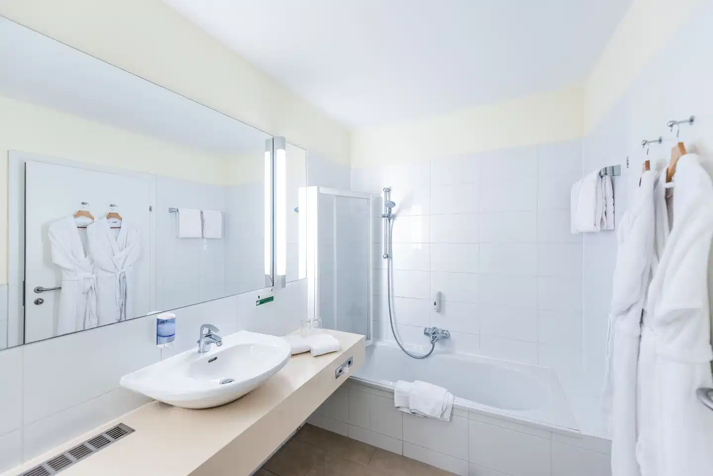 Hotel & Therme NOVA Köflach Badezimmer