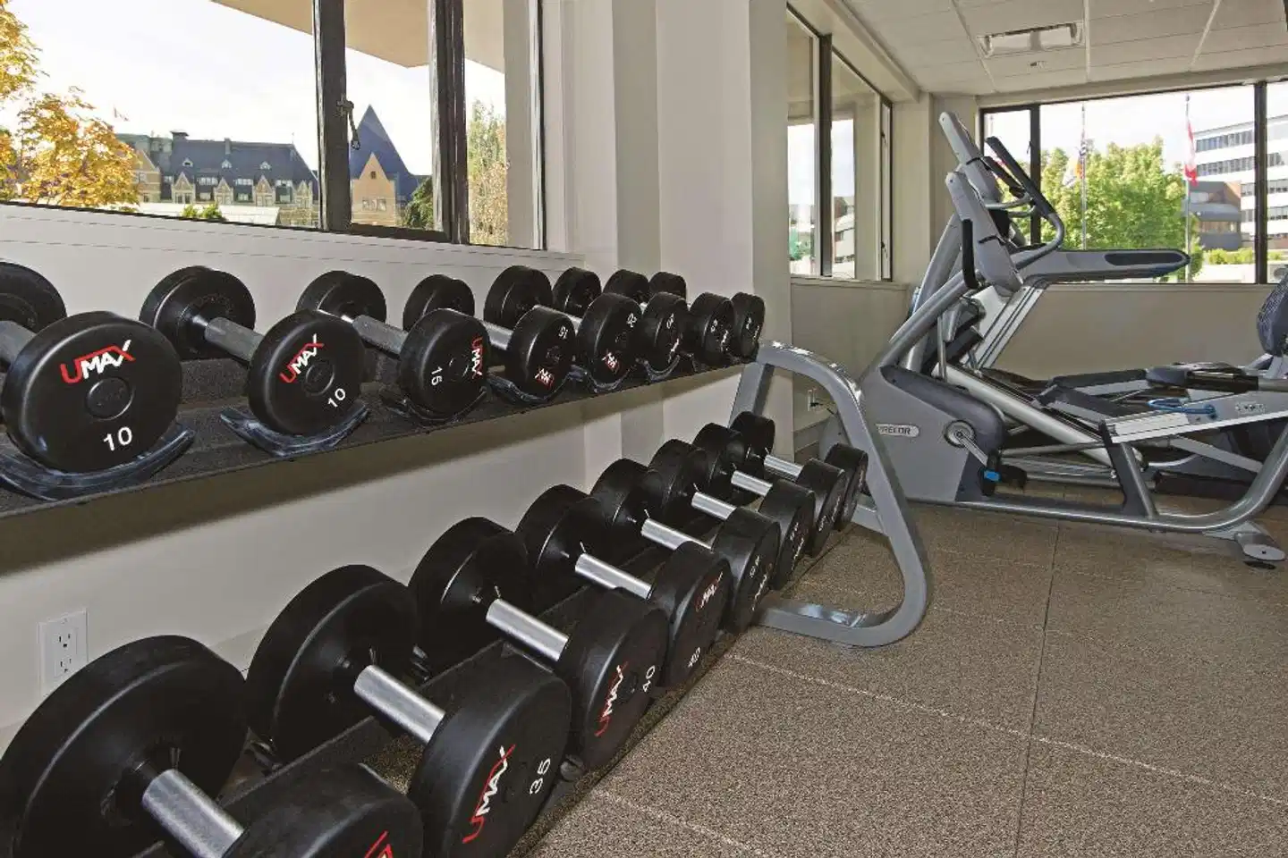 DoubleTree by Hilton Hotel & Suites Victoria Sport und Entertainment