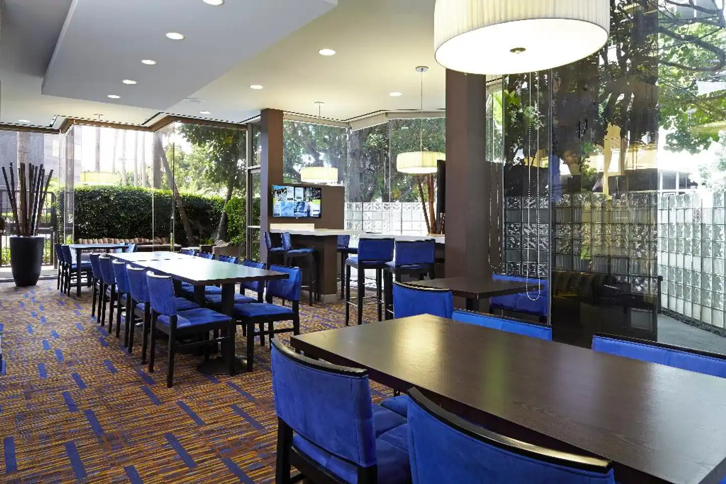 Courtyard by Marriott Los Angeles LAX/Century Boulevard Bar