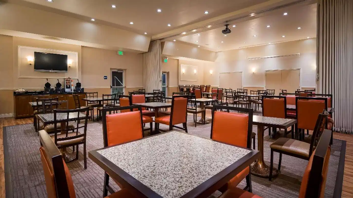 Best Western Plus Royal Oak Restaurant