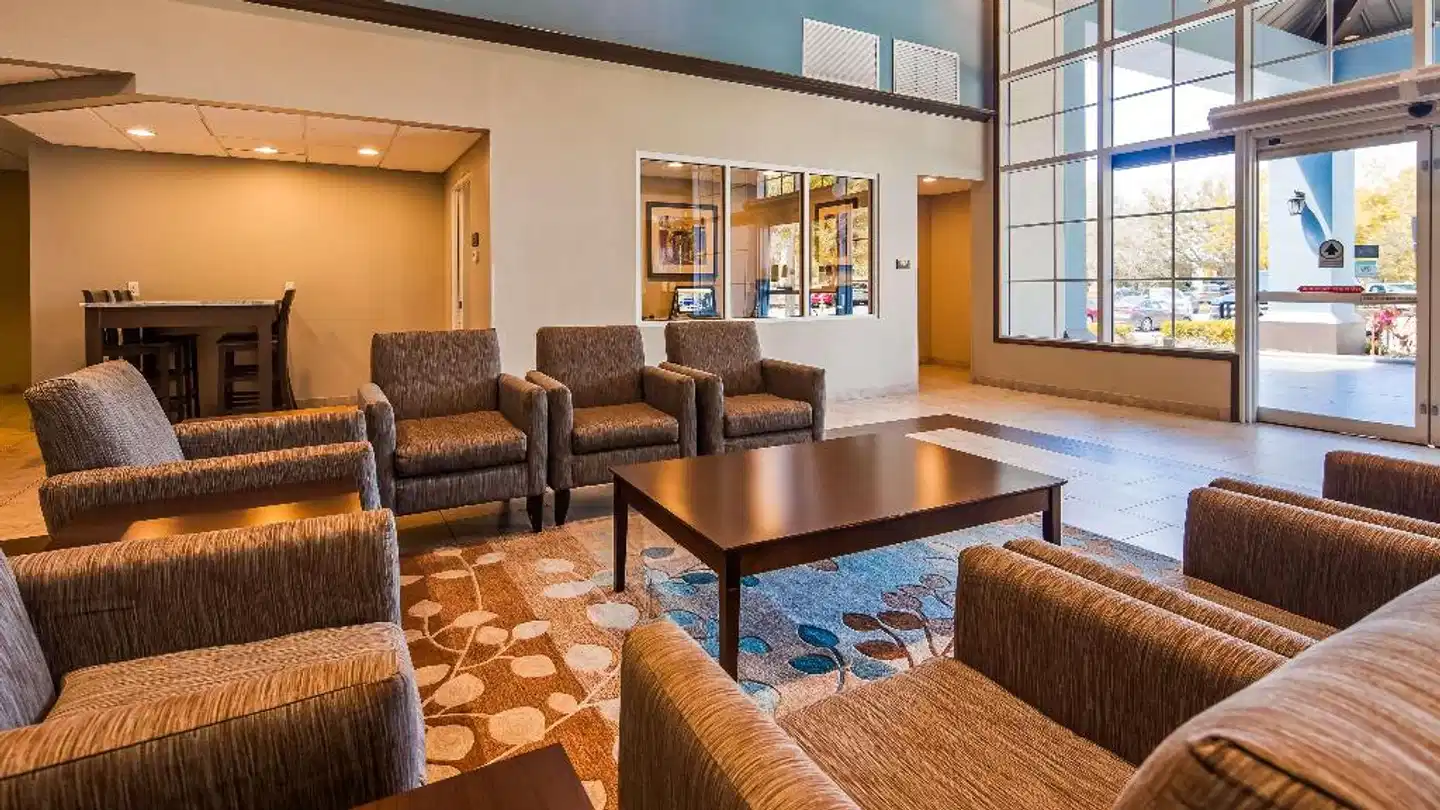 Best Western Naples Plaza Lobby
