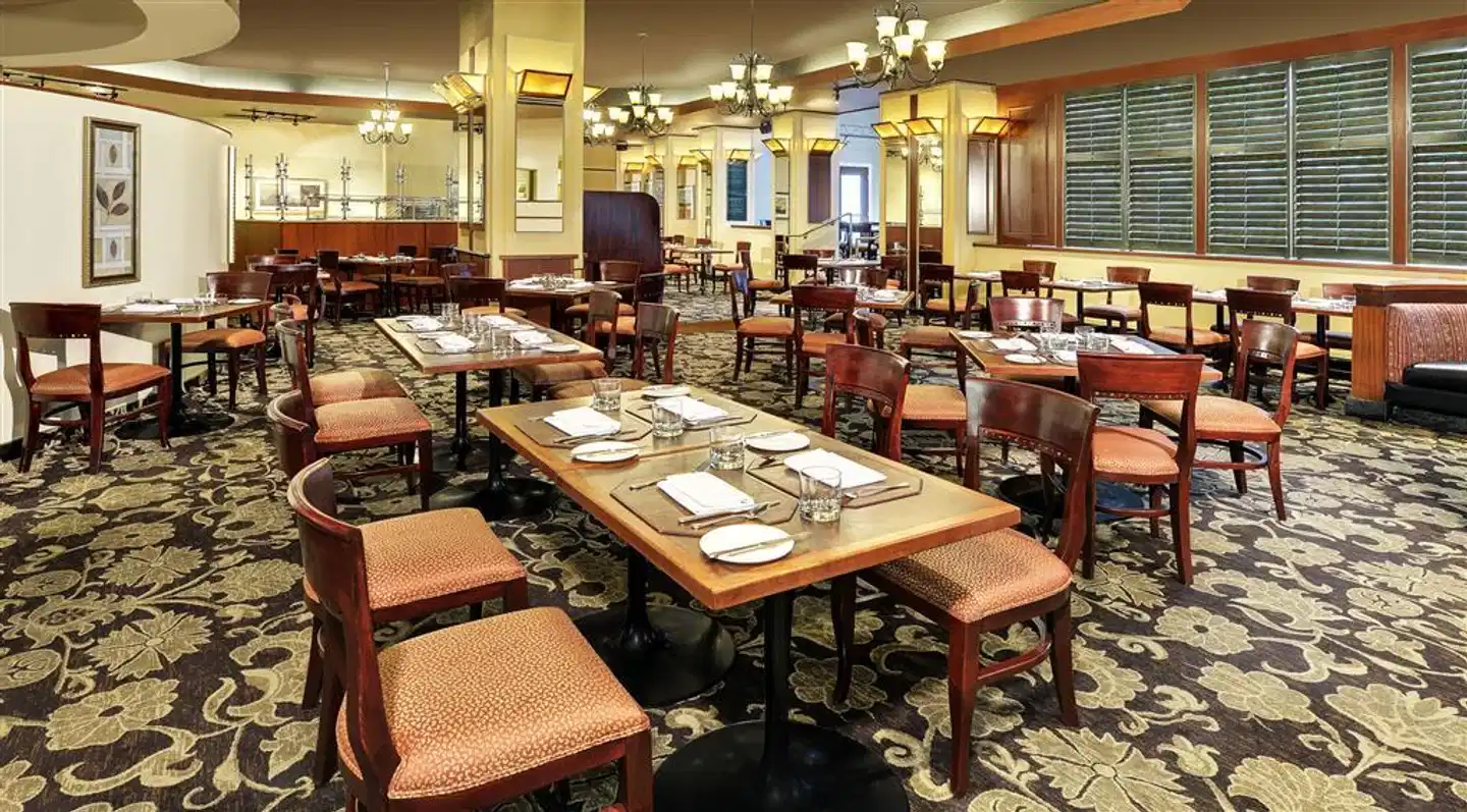 Sheraton Gateway Hotel in Toronto International Airport Restaurant