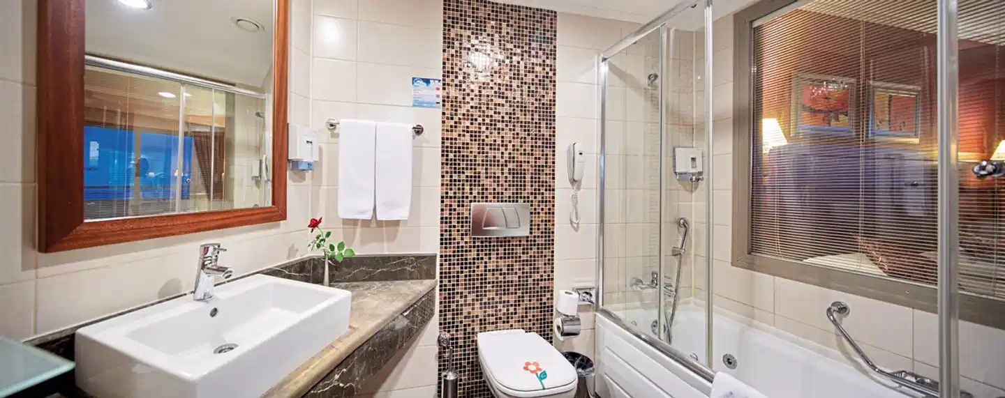 Alba Royal Hotel Badezimmer