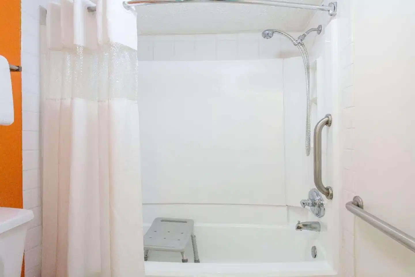 Howard Johnson by Wyndham Ocala FL I-75 Badezimmer