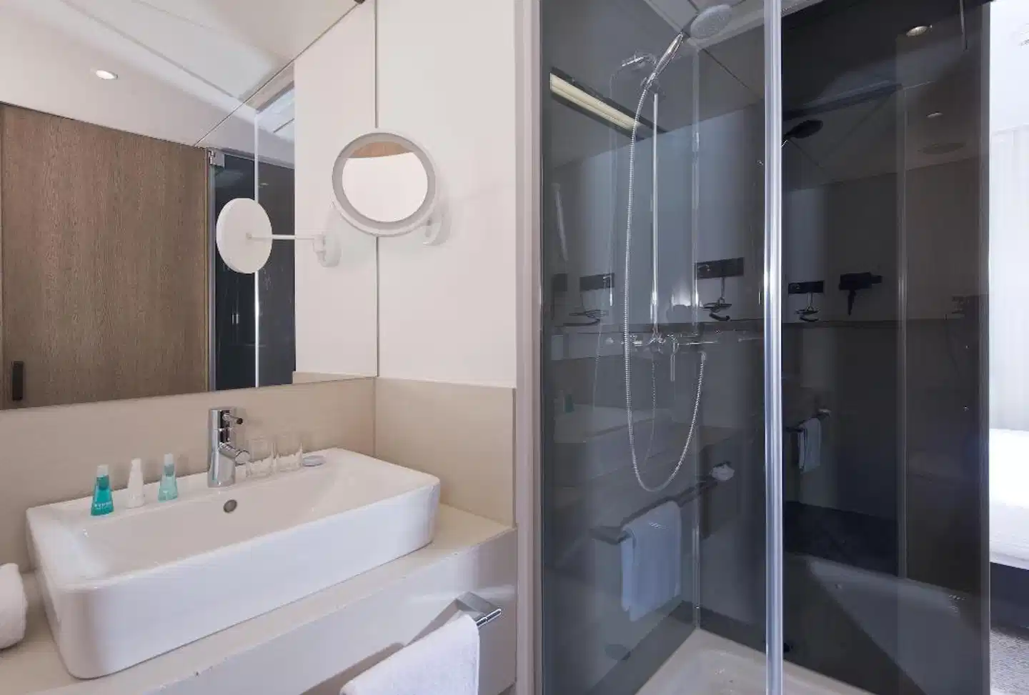 Sorat Hotel Saxx Nürnberg Badezimmer