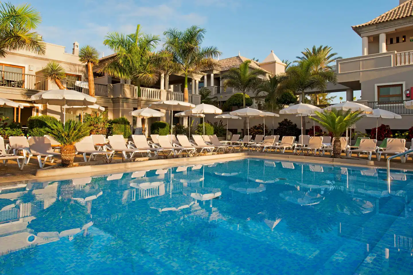Marylanza Suites & Spa Pool
