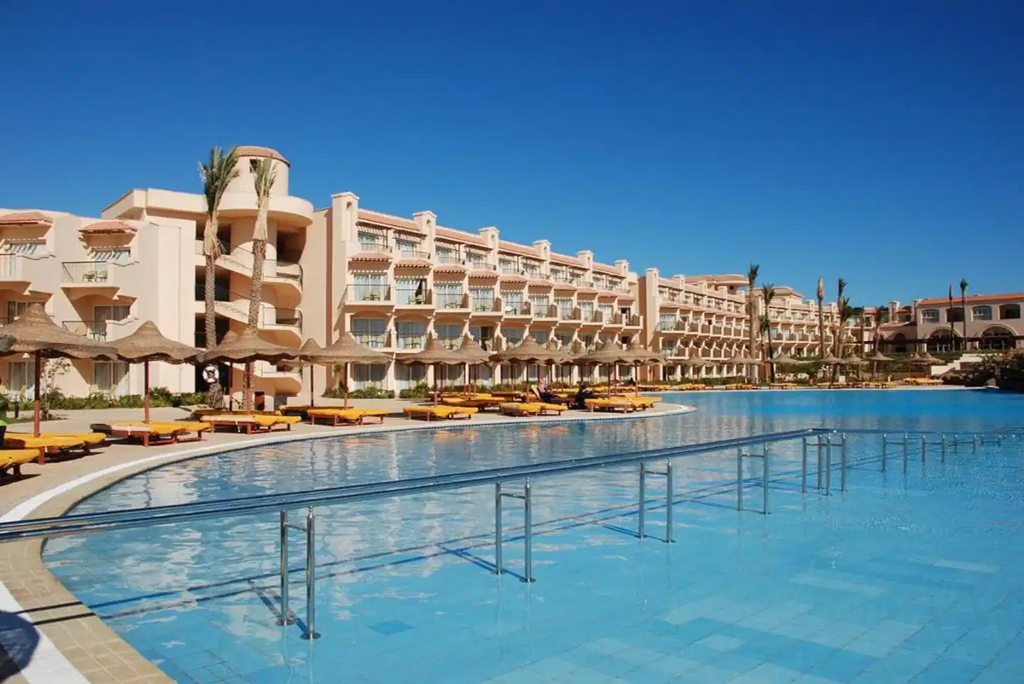 Pyramisa Beach Resort Sahl Hasheesh Pool
