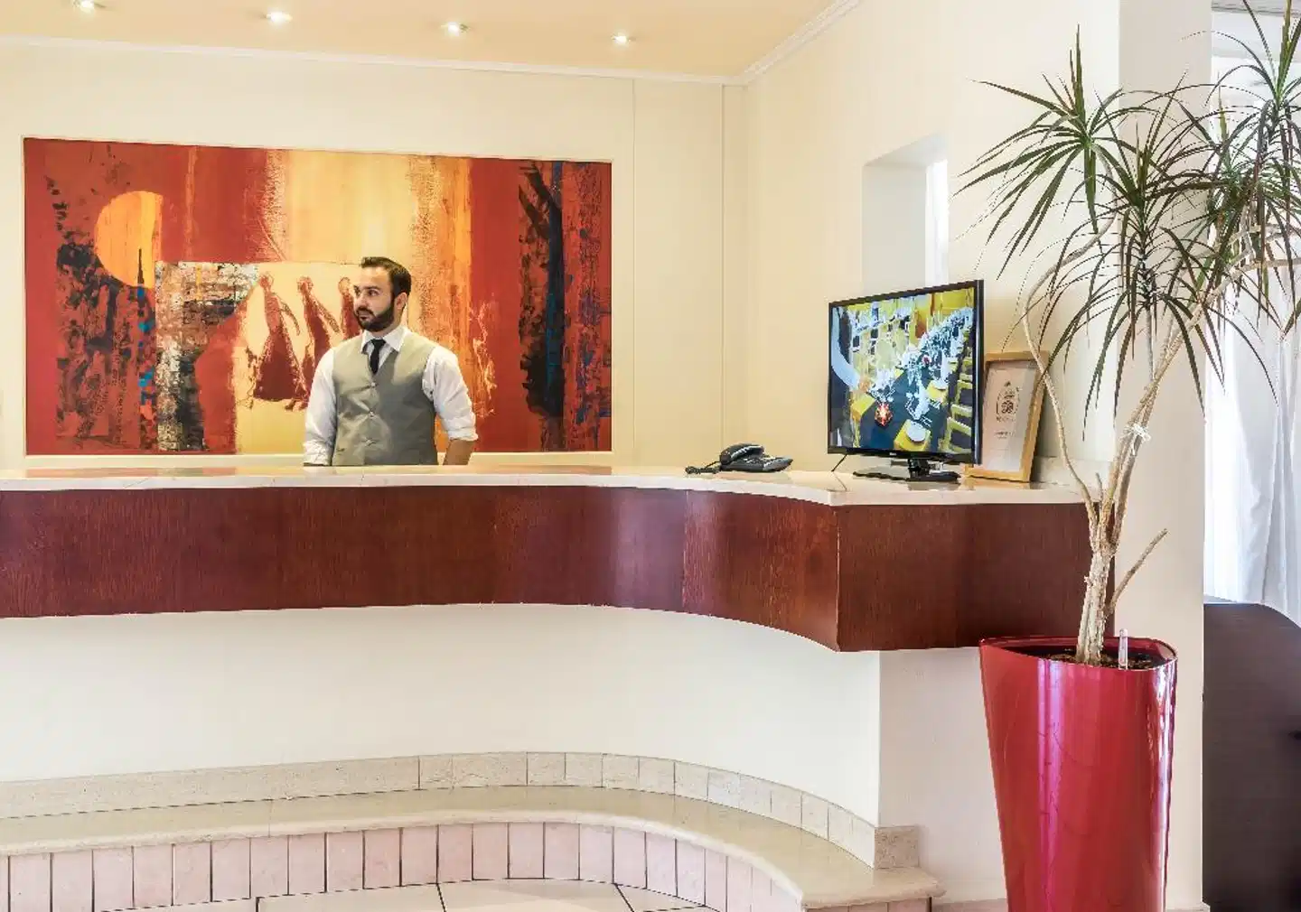 Castello City Hotel Lobby