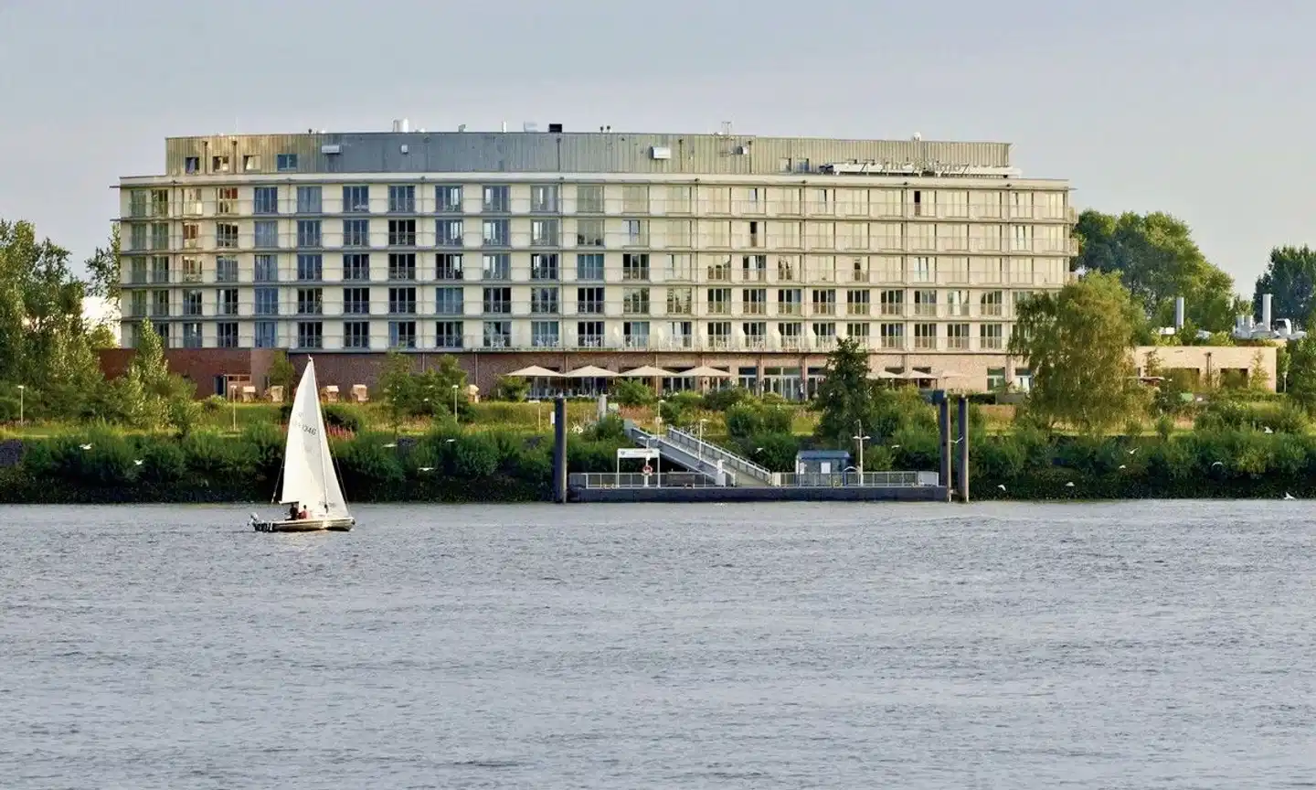 elaya hotel hamburg finkenwerder Aussenansicht