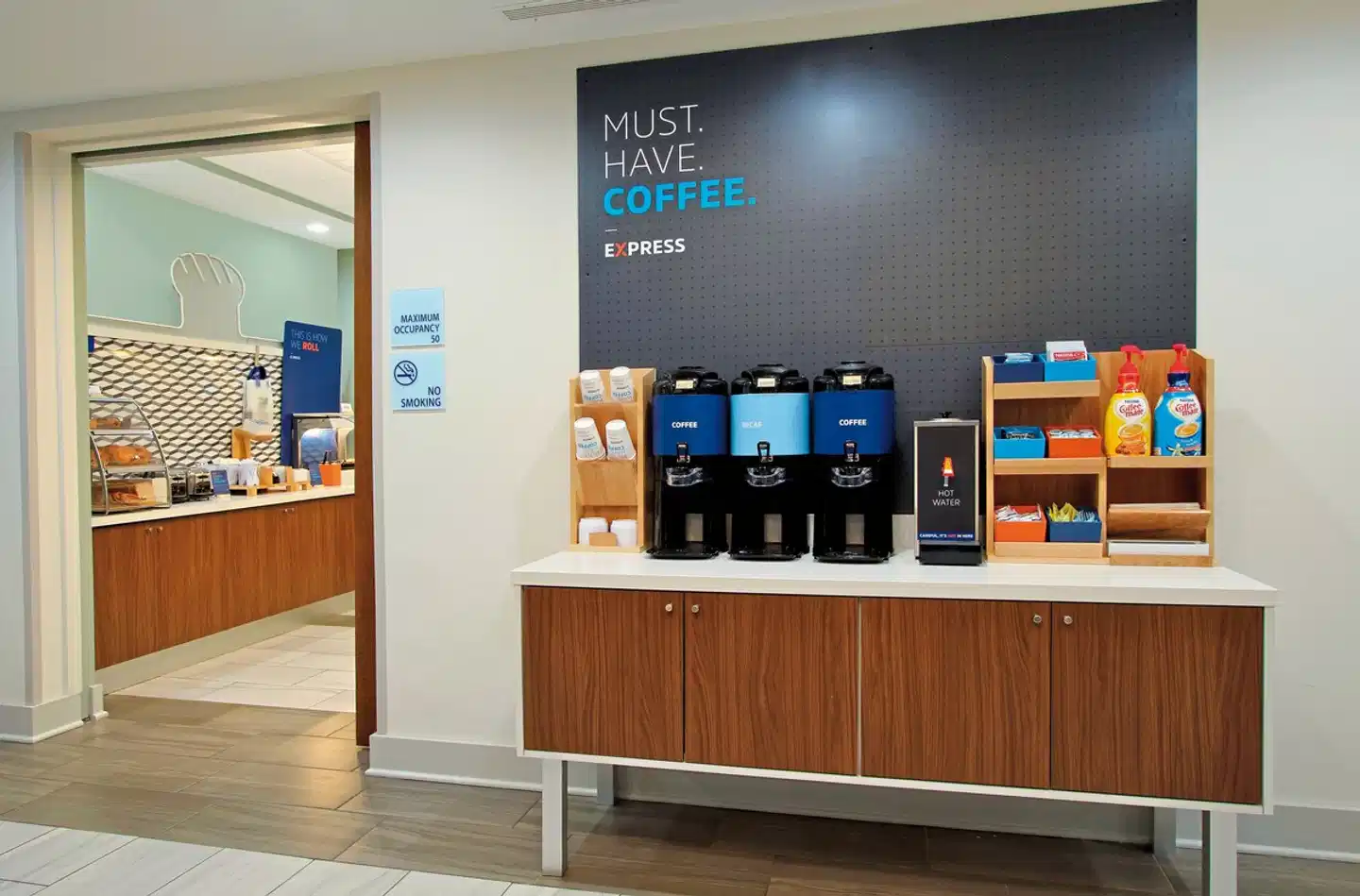 Holiday Inn Express Philadelphia-Midtown Bar