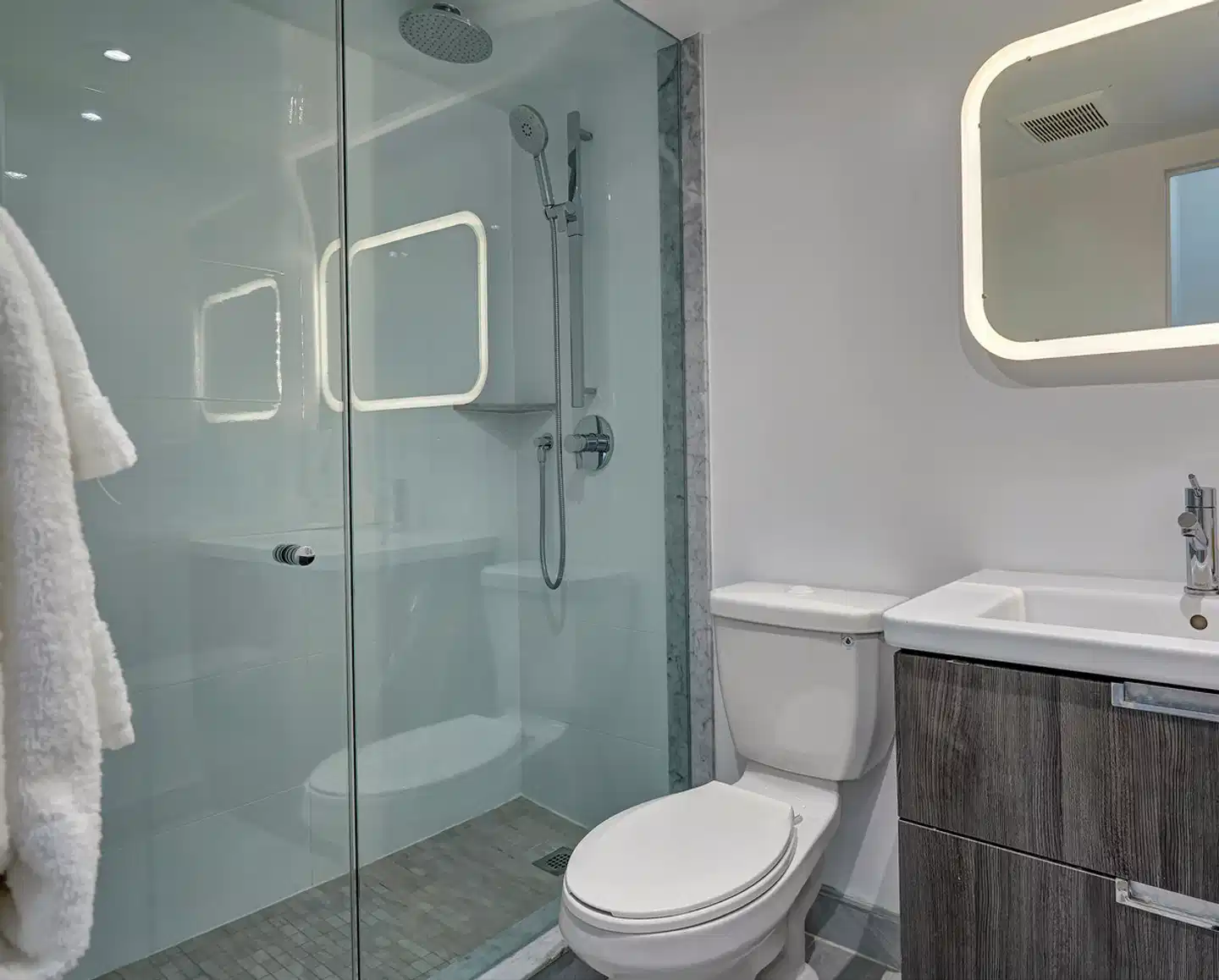 Town Inn Suites Toronto Badezimmer