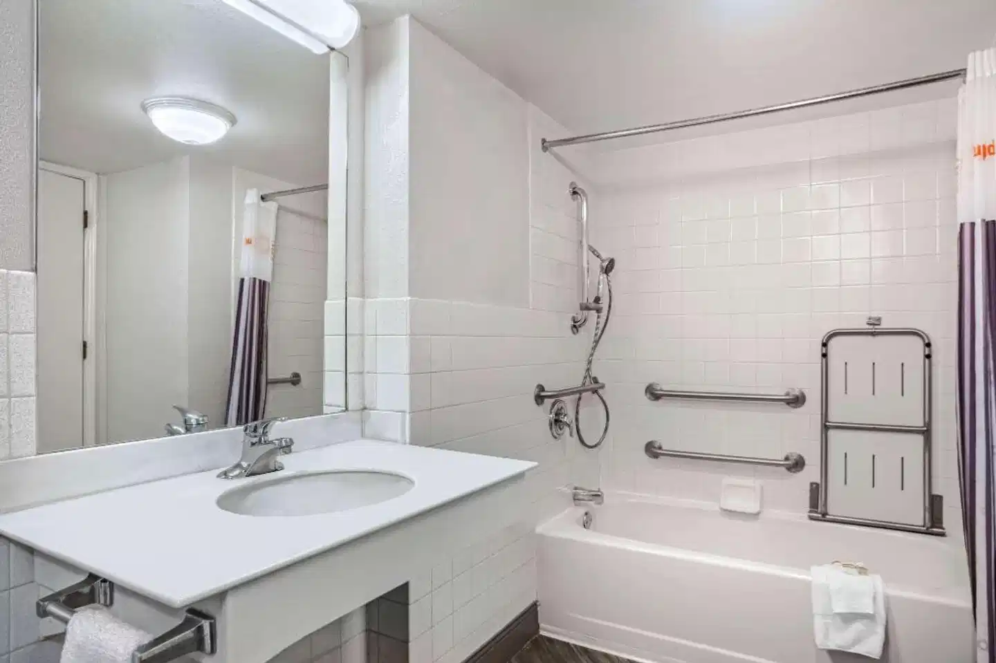 La Quinta Inn Fresno Yosemite Badezimmer