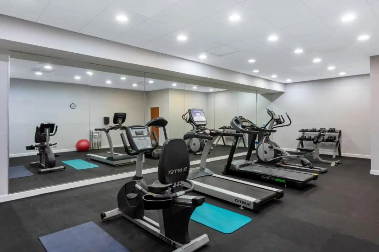 Ramada by Wyndham West Palm Beach Airport Sport und Entertainment