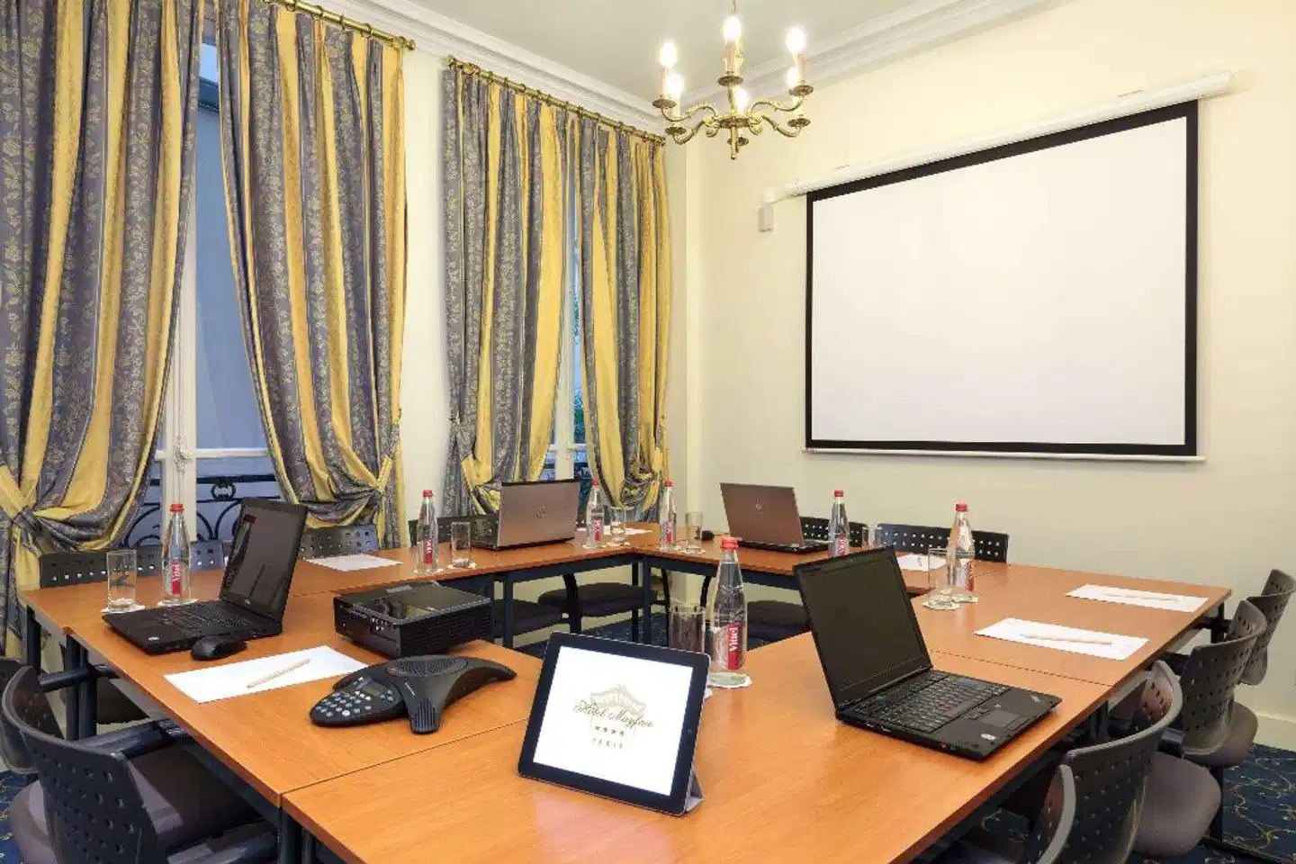 Mayfair Paris Konferenz