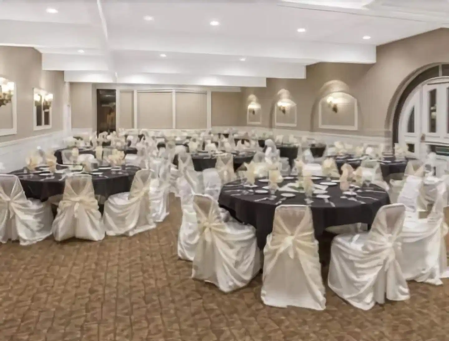 Ramada by Wyndham Fresno North Restaurant