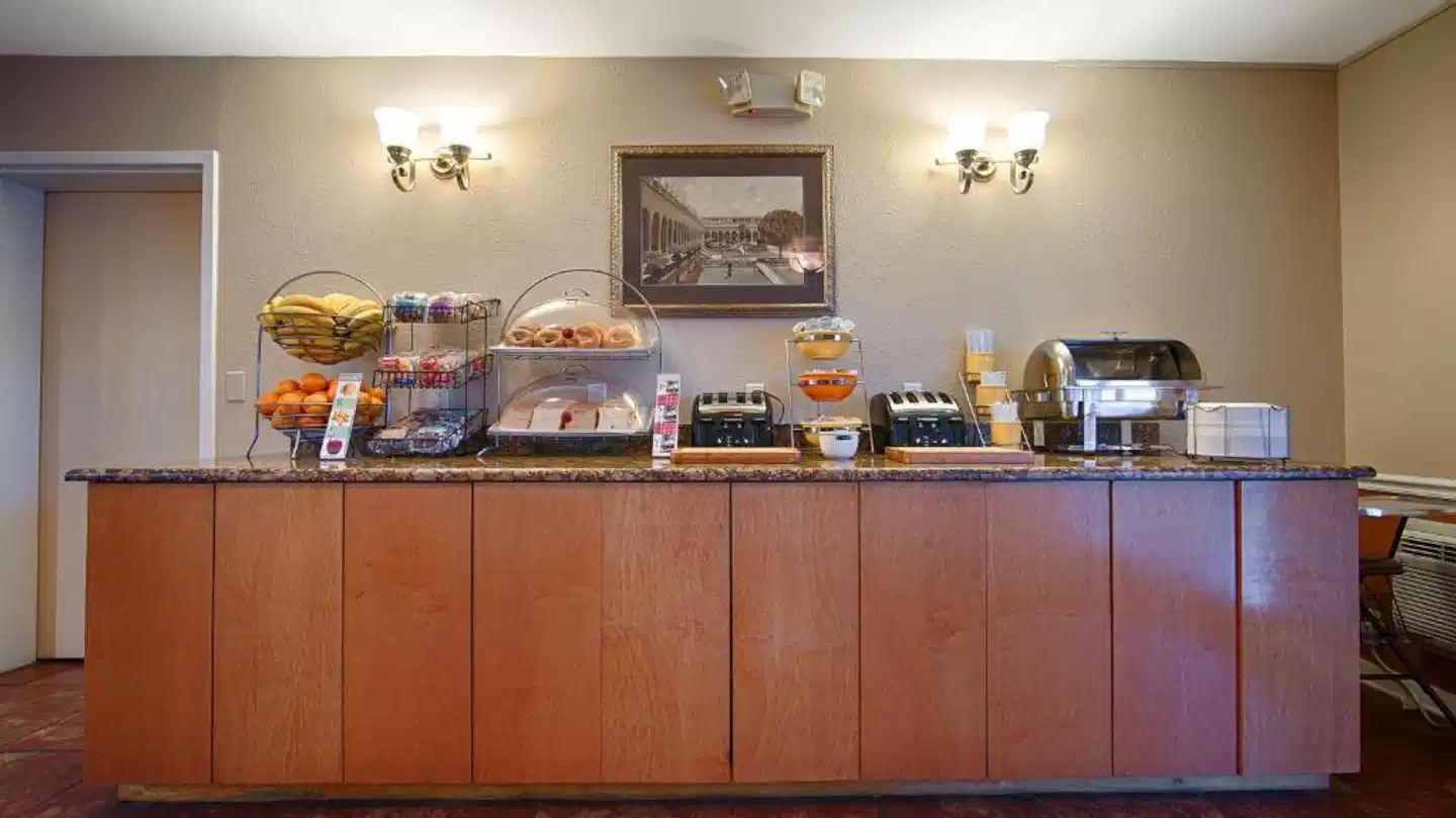 Baymont by Wyndham Sarasota Restaurant