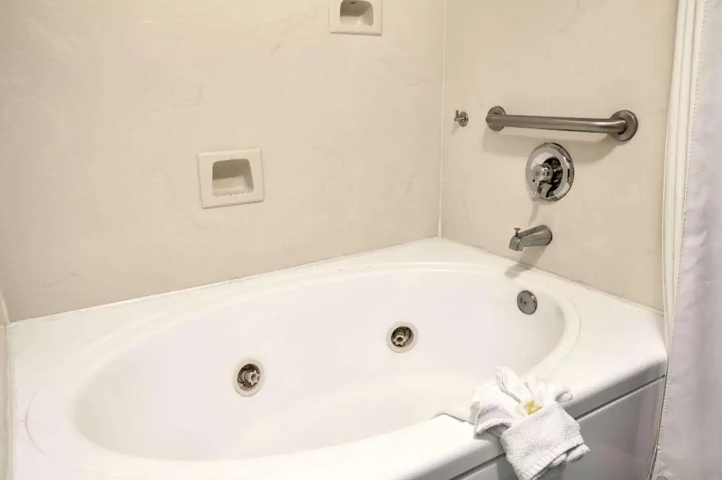 Days Inn Concord Badezimmer