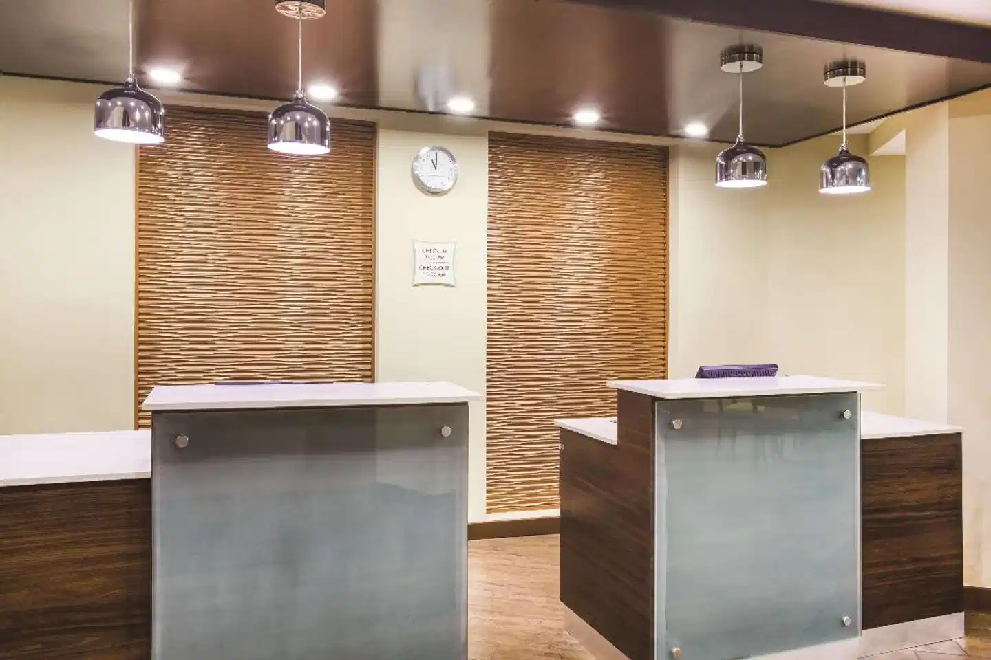 La Quinta Inn & Suites Oceanfront Daytona Beach Badezimmer