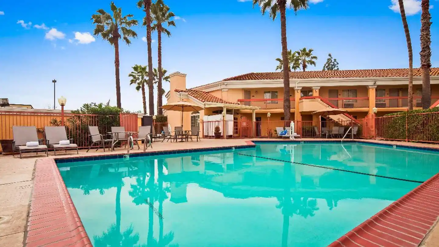 Best Western Palm Court Inn Pool
