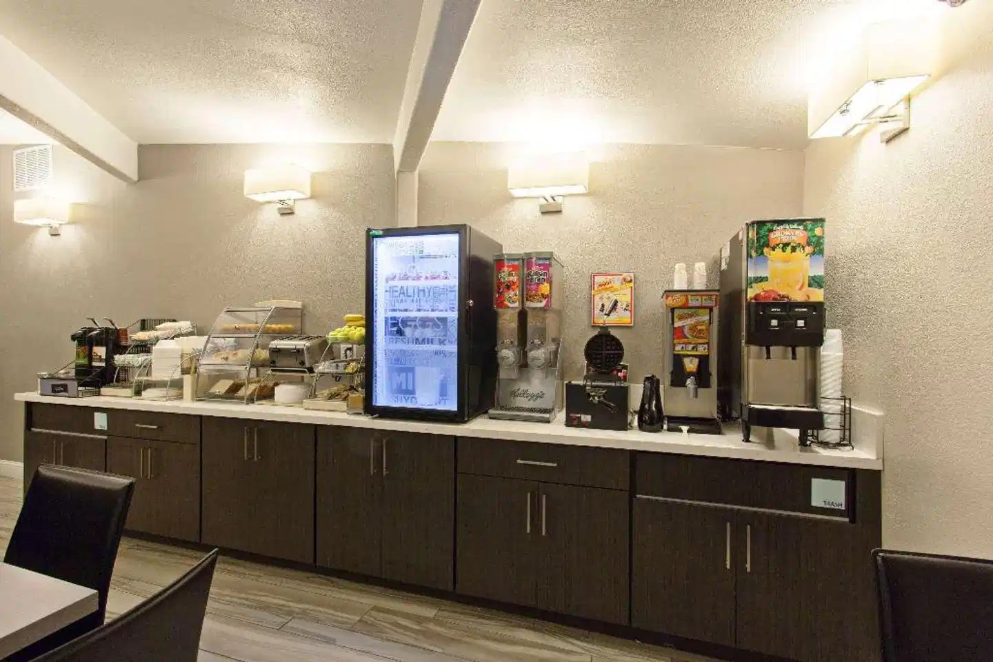 Days Inn by Wyndham Chowchilla Gateway to Yosemite Bar