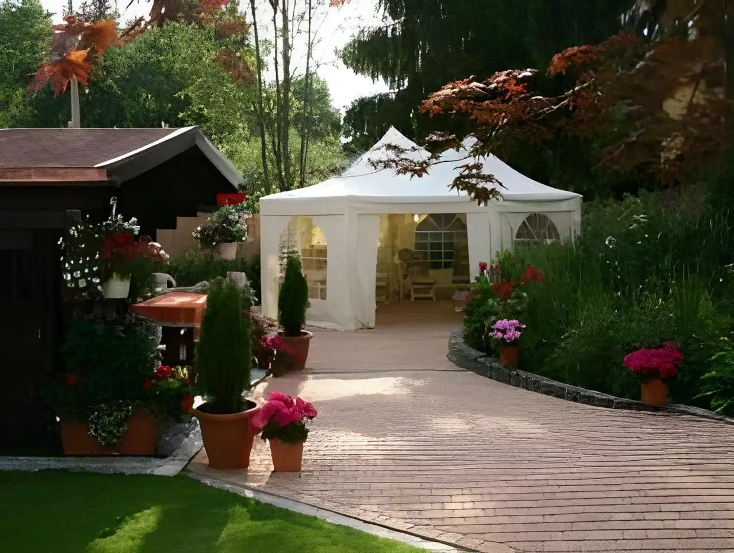 Modena Aussenansicht